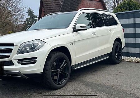 Mercedes-Benz GL 500 On&Off-Road/Designo/B&O/Massage/Active-Curve/eGSD