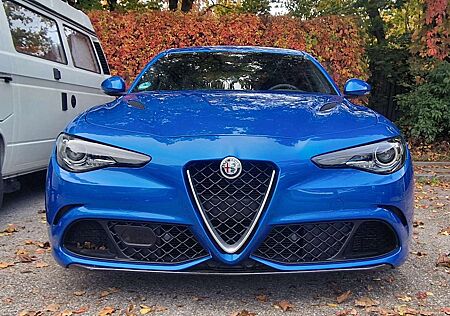 Alfa Romeo Giulia +2.9+V6+Bi-Turbo+AT8+Quadrifoglio