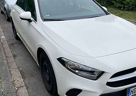 Mercedes-Benz A 180 7G-DCT