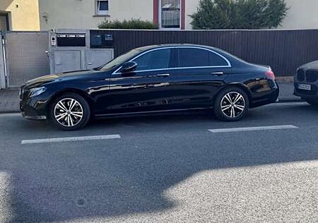 Mercedes-Benz E 300 9G-TRONIC Avantgarde