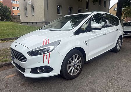 Ford S-Max Titanium
