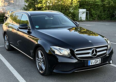 Mercedes-Benz E 220 d 4Matic Allrad/19Zoll AMG/LED/AHK