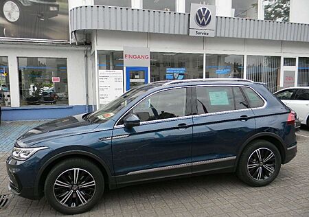 VW Tiguan Volkswagen Elegance 4Motion 2,0 TDI DSG AHK PANO KAM
