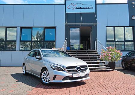 Mercedes-Benz A 200 d Style LED Kamera Spurhaltea. 1 Hand