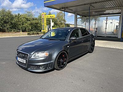Audi RS4 4.2 FSI quattro