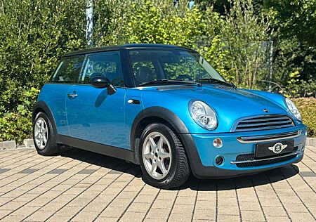 Mini Cooper /Panorama/Klima/8-Fach Bereift