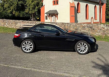 Mercedes-Benz SLK 200 (BlueEFFICIENCY) 7G-TRONIC