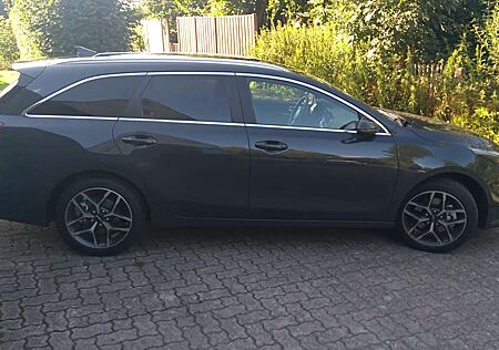 Kia XCeed Ceed SW / cee'd SW Ceed SW Diesel 1.6 CRDi (48V Mild-Hybrid) Platinum