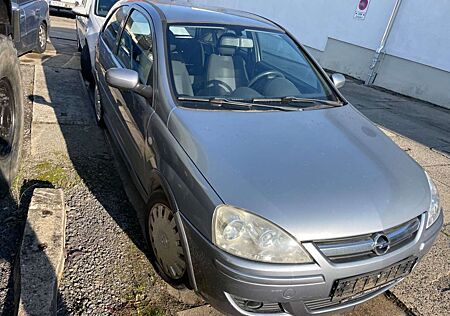 Opel Corsa C Edition mit Klimaautomatik