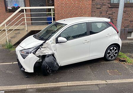 Toyota Aygo x-play connect