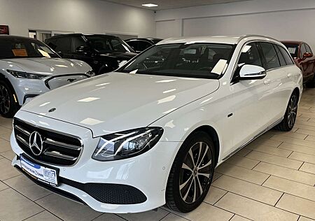 Mercedes-Benz E 300 de*Avangarde*AHK*Navi*LED*R.Cam*CarPlay