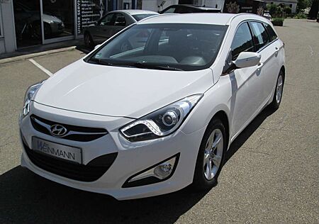 Hyundai i40 FIFA World Cup Edition, AHK, M+S....