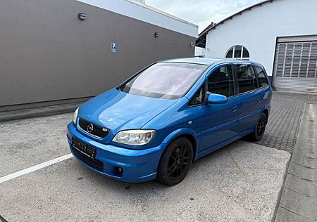 Opel Zafira 2.0 Turbo OPC