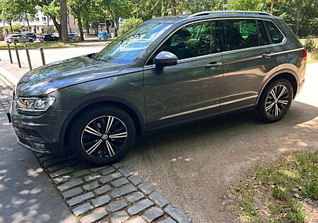 VW Tiguan Volkswagen Sound BMT/Start-Stopp/ACC/Navi/2Hand