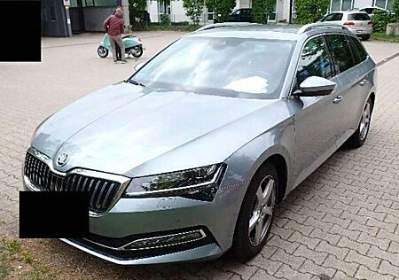 Skoda Superb Combi Premium Edition 4x4 *Leder*Standhzg