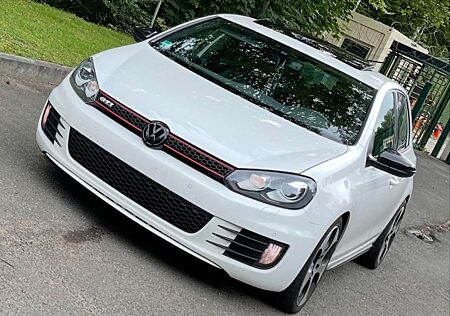 VW Golf GTI Volkswagen Golf 2.0 GTI DSG