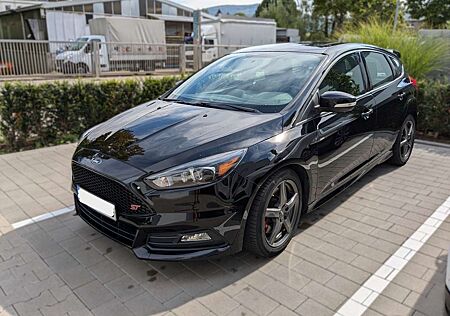 Ford Focus 2.0 EcoBoost ST