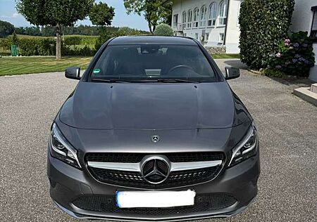 Mercedes-Benz CLA 220 d 7G-DCT Urban