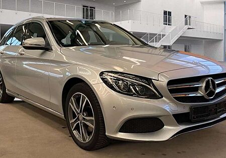 Mercedes-Benz C 200 *LED*PANORAMA*Comand*Totwinkel*2.Hand