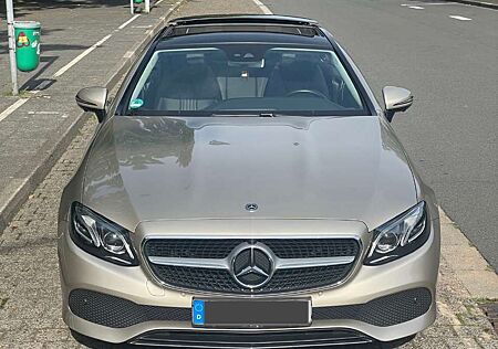 Mercedes-Benz E 200 Garantie/360°/Pano/Soft.C/Ambient/Keyless/Widescr