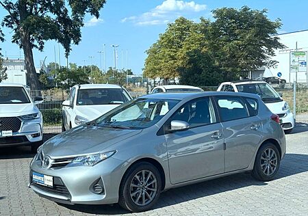 Toyota Auris Cool Edition AHK Service+