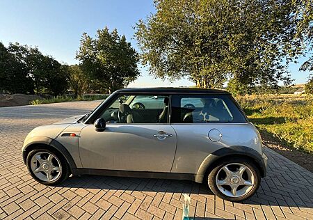 Mini Cooper 1,6L / Panoramadach / TÜV