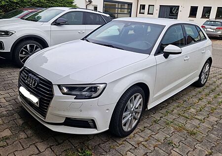 Audi A3 Sportback e-tron 40 e-tron Sportback S tronic