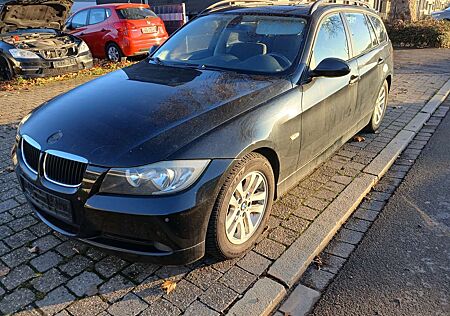 BMW 320 i Touring Panorama Navi
