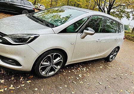 Opel Zafira 2.0 D Automatik 7 Sitze