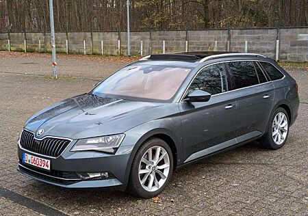 Skoda Superb Alcantara/AID/Pano/ACC/FullAssist/KeyLess