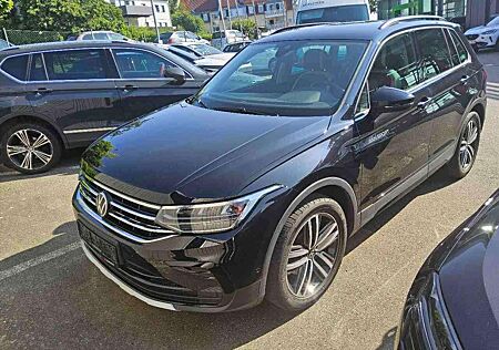VW Tiguan Volkswagen Urban Sport 1.5 TSI Area View Lenkh Navi Sitzh Amb