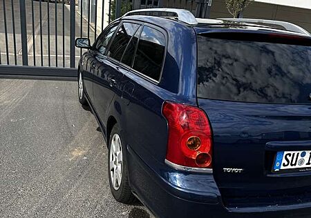 Toyota Avensis 2.2 D-CAT Sol