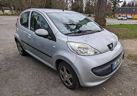 Peugeot 107 70 Petit Filou