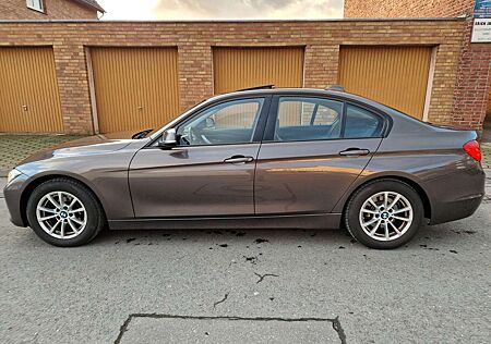 BMW 320i 320 Efficient Dynamics Sport Line/Garantie inklsv