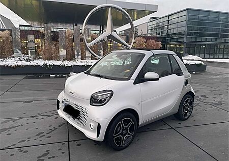 Smart ForTwo cabrio EQ prime exclusive 22kw Weiss Matt Voll