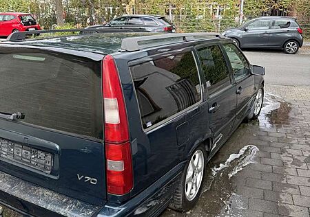 Volvo V70 2.5
