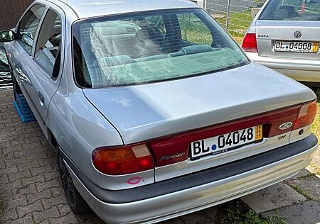 Ford Mondeo Oldtimer CLX
