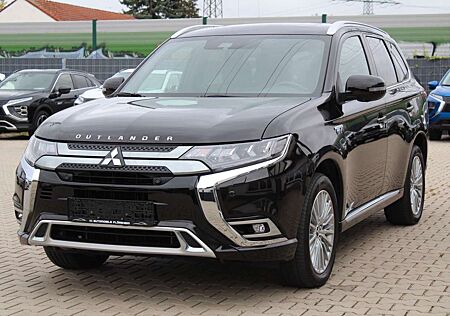 Mitsubishi Outlander PHEV 2.4 Top 4WD S.Dach LED Leder