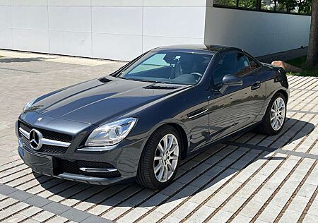 Mercedes-Benz SLK 200 (BlueEFFICIENCY) 7G-TRONIC