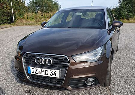 Audi A1 Sportback Diesel 1.6 TDI Sportback S tronic lin