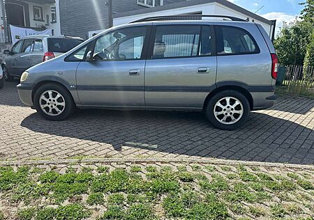 Opel Zafira 2.2 DTI