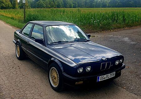 BMW 318i 318 E30 VFL H-Zulassung Oldtimer Coupé M-Technik