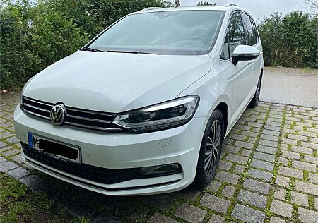 VW Touran Volkswagen Highline BMT/Start-Stopp