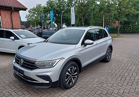 VW Tiguan Volkswagen 2,0 TDI United DSG*AHK*LED*Kamera*Standhz