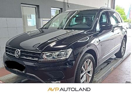 VW Tiguan Volkswagen 2.0 TDI DSG 4MOTION Highline | PANO | AHK