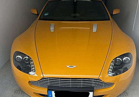 Aston Martin V8 Vantage V8