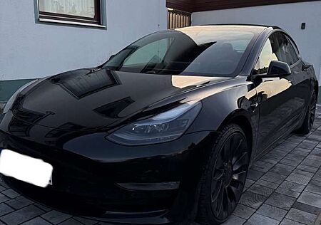 Tesla Model 3 Langstreckenbatt. Allradantrieb Dual Motor Perform