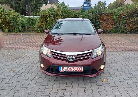 Toyota Avensis Limusine1,8 Automatik Executiv Navi Rückkamera