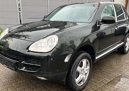 Porsche Cayenne 3.2 V6 Automatik / Leder / AHK 3.5T /