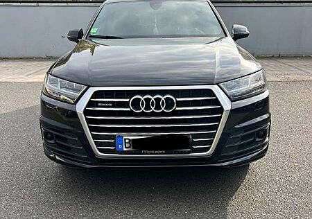 Audi Q7 3.0 TDI Quattro S- Line -7 Sitze